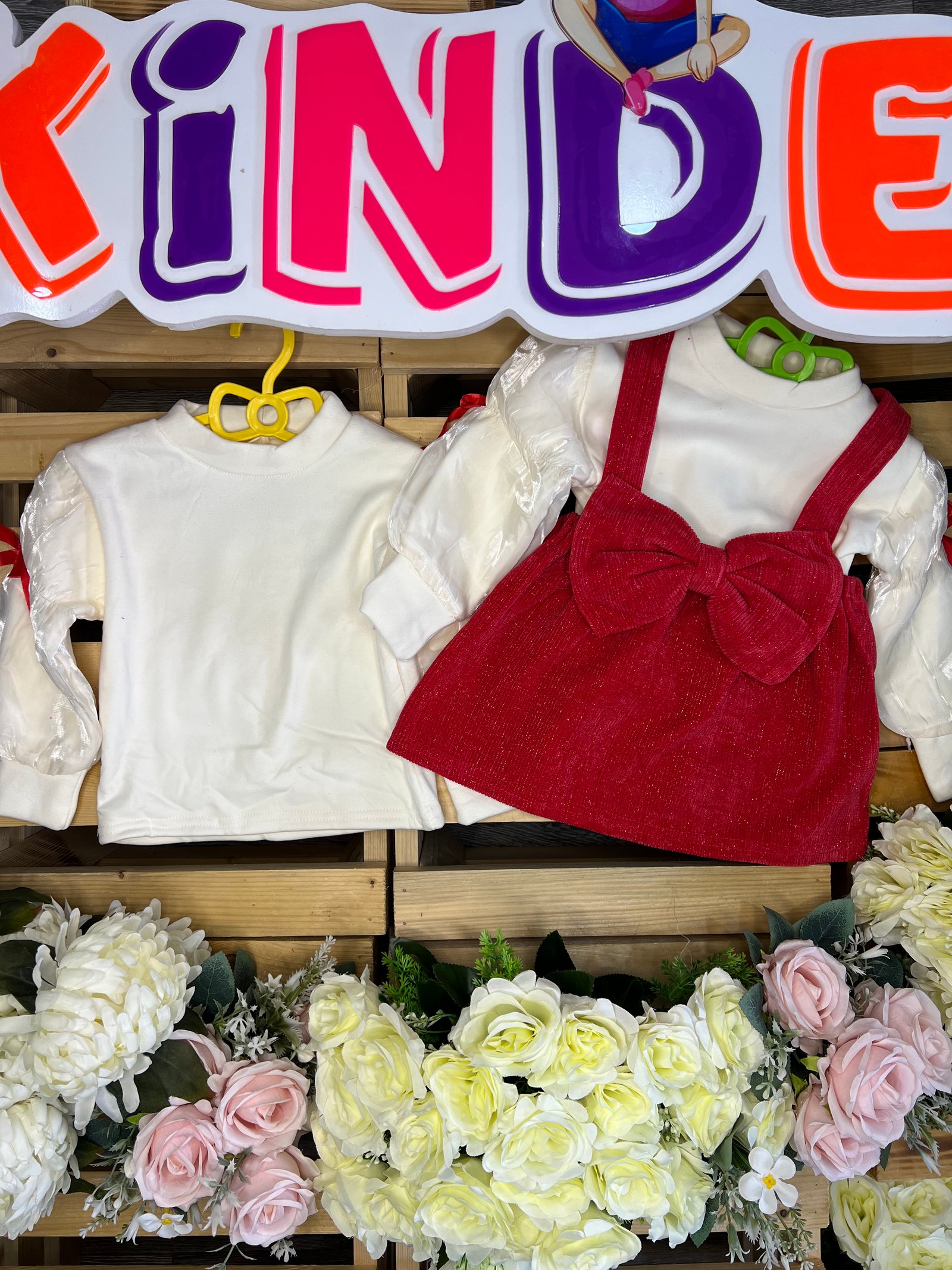 Robe bébé rouge ( papillon)